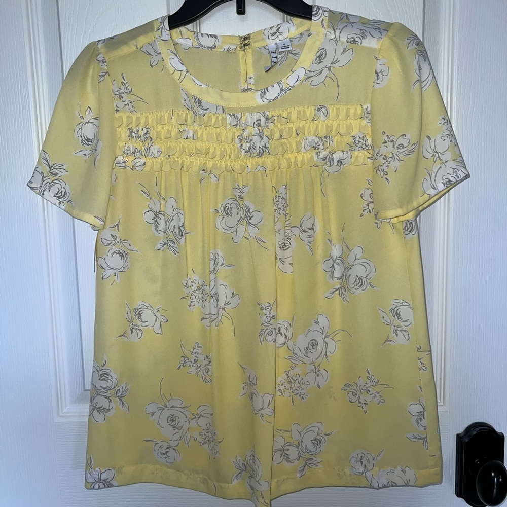 Elle Short Sleeve Blouse—Size Small